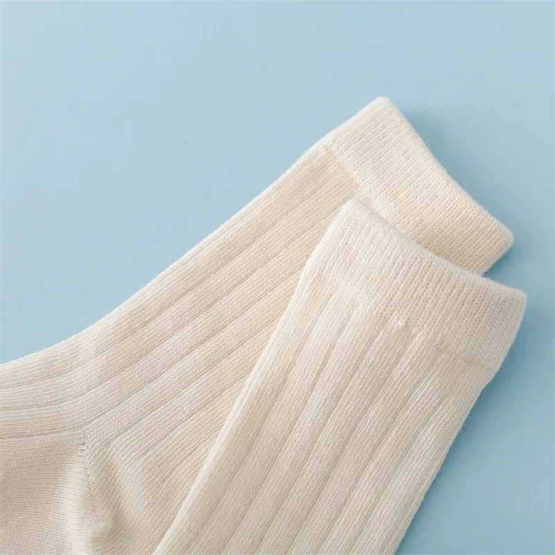 Calcetines de algodón a rayas suaves hasta la rodilla para bebé - imagen 3