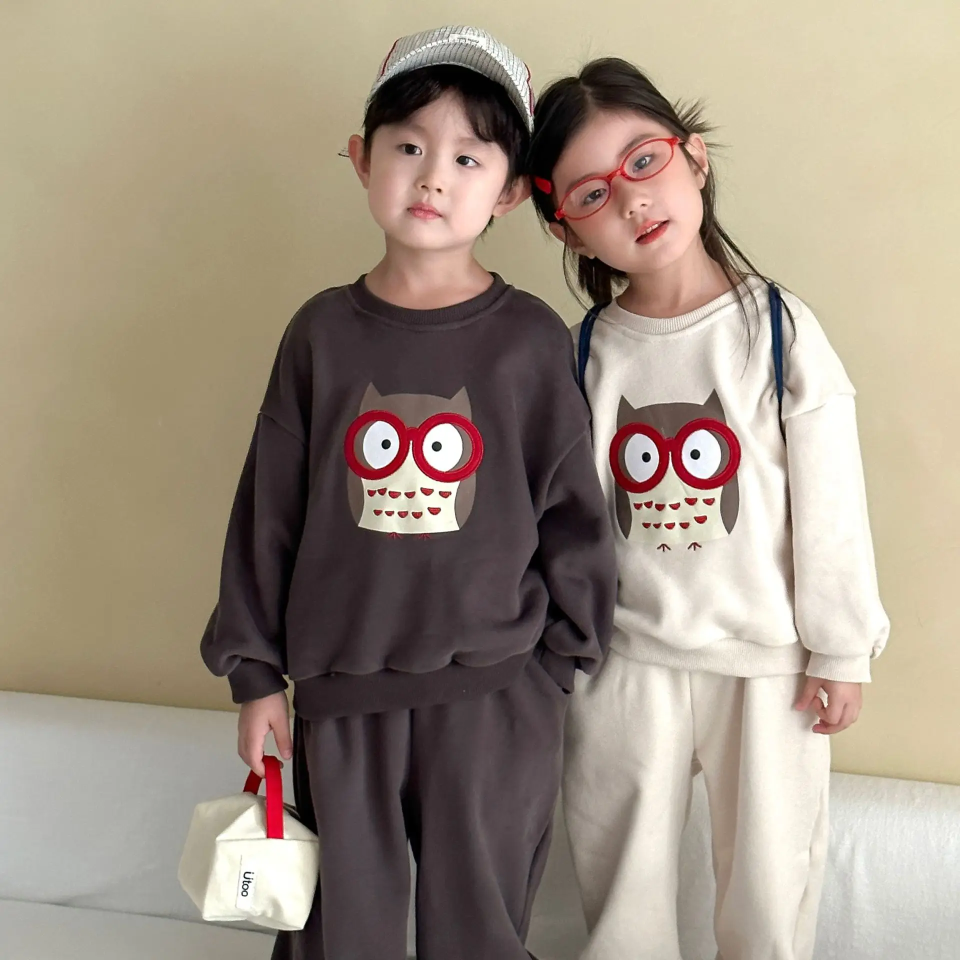 Conjunto de ropa de otoño para niños y niñas con sudadera estampada - imagen 5