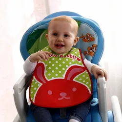 Baberos impermeables ajustables con dibujos animados para bebés