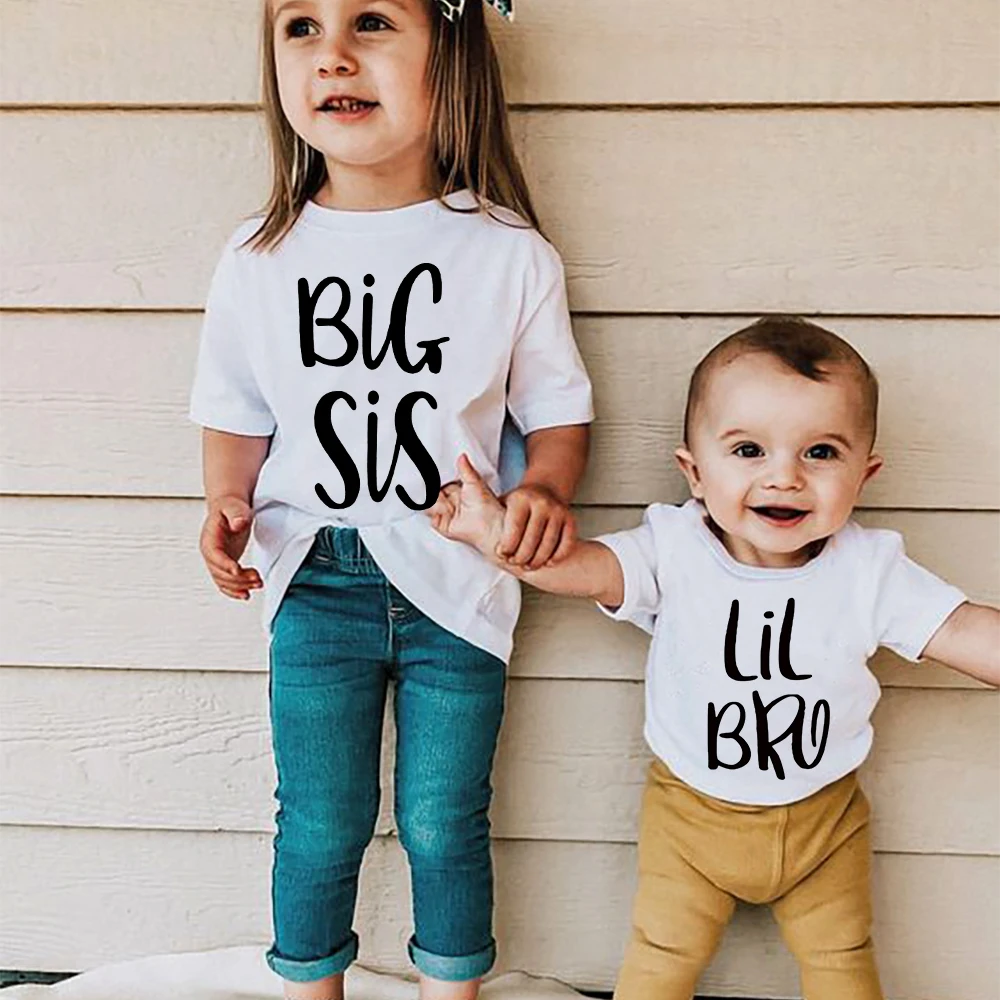 Conjunto camisetas a juego para hermana mayor y hermano pequeño