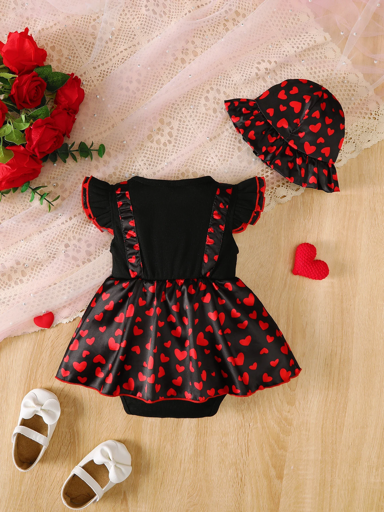 Vestido de verano recién nacida estampado corazones negro rojo con lazo - imagen 3