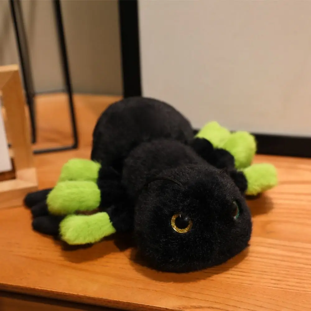 Vista del peluche de hormiga
