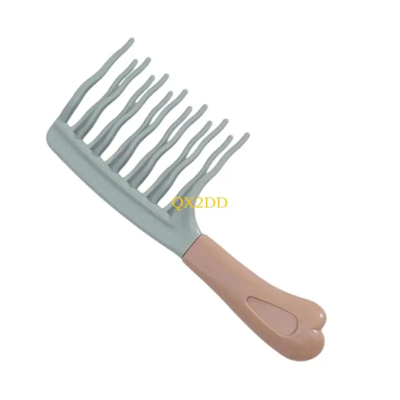 Detalle de los dientes curvos del peine