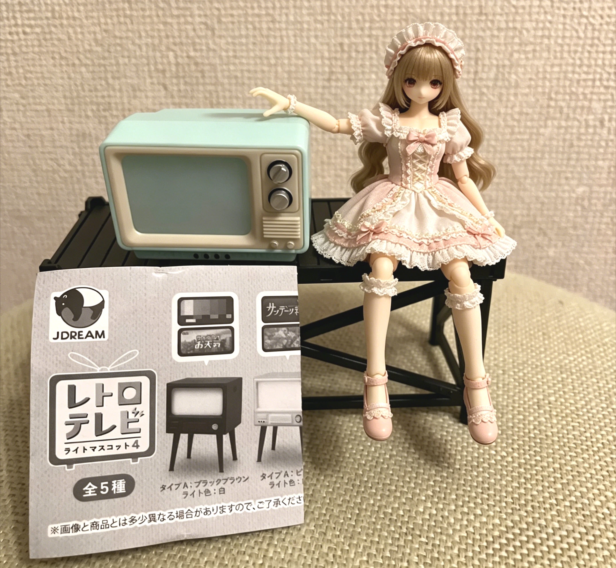 J.Dream Figura miniatura en cápsula estilo retro para muñecas - imagen 5