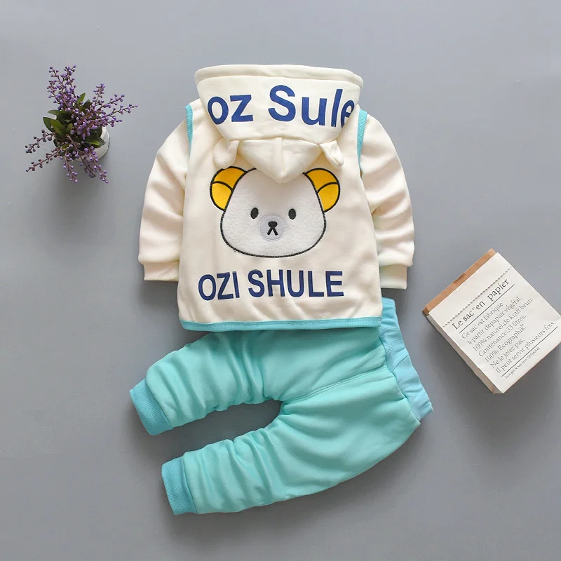 Conjunto invierno niño con chaleco capucha y camiseta soft - imagen 4