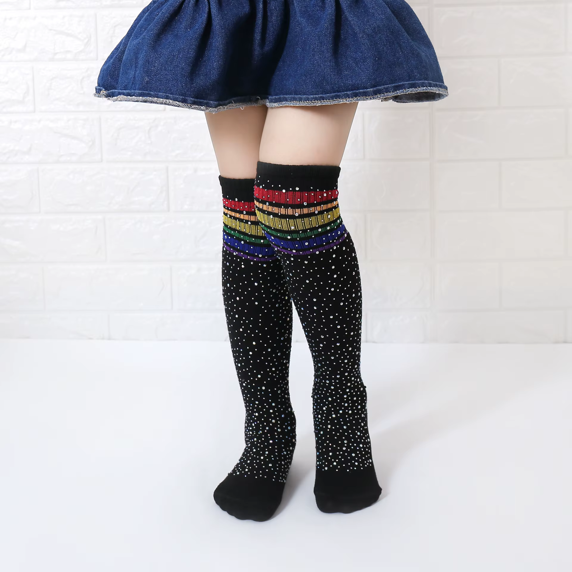 Calcetines con diamantes puestos