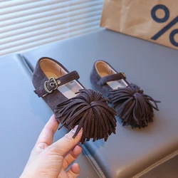 Zapatos antideslizantes tipo princesa para niña con borlas de fiesta