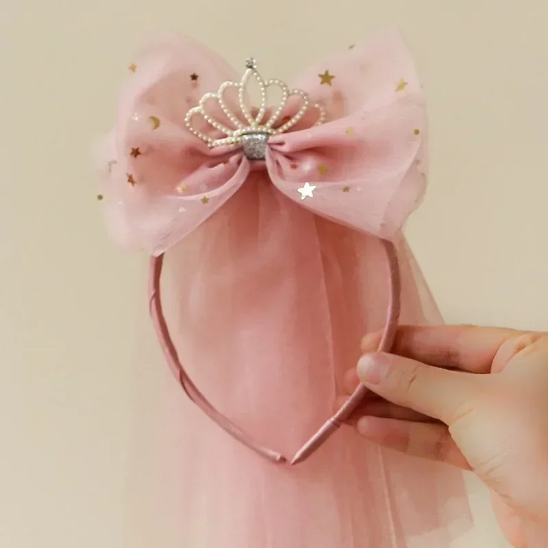 Diadema princesa con lazo y perlas – Tocado infantil para cumpleaños - imagen 2