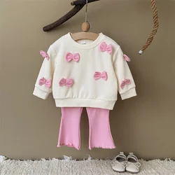 Conjunto de otoño infantil con sudadera y lazo dulce