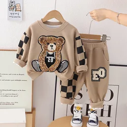 Conjunto chándal infantil con print de dibujos animados