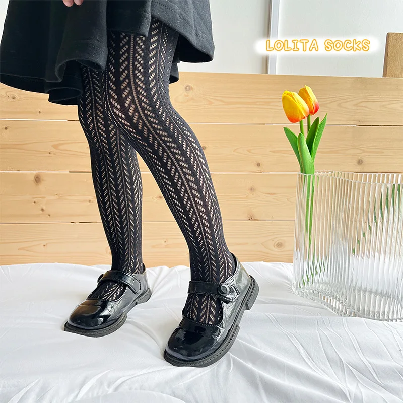 Combinaciones con medias de red para niñas