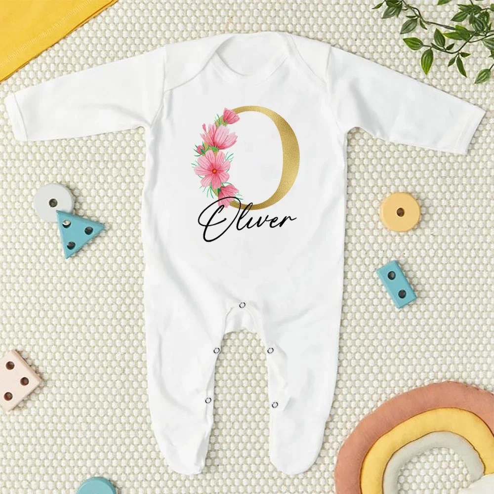 Pijama beb recien nacido con inicial personalizada – Vuelta al hospital - imagen 5