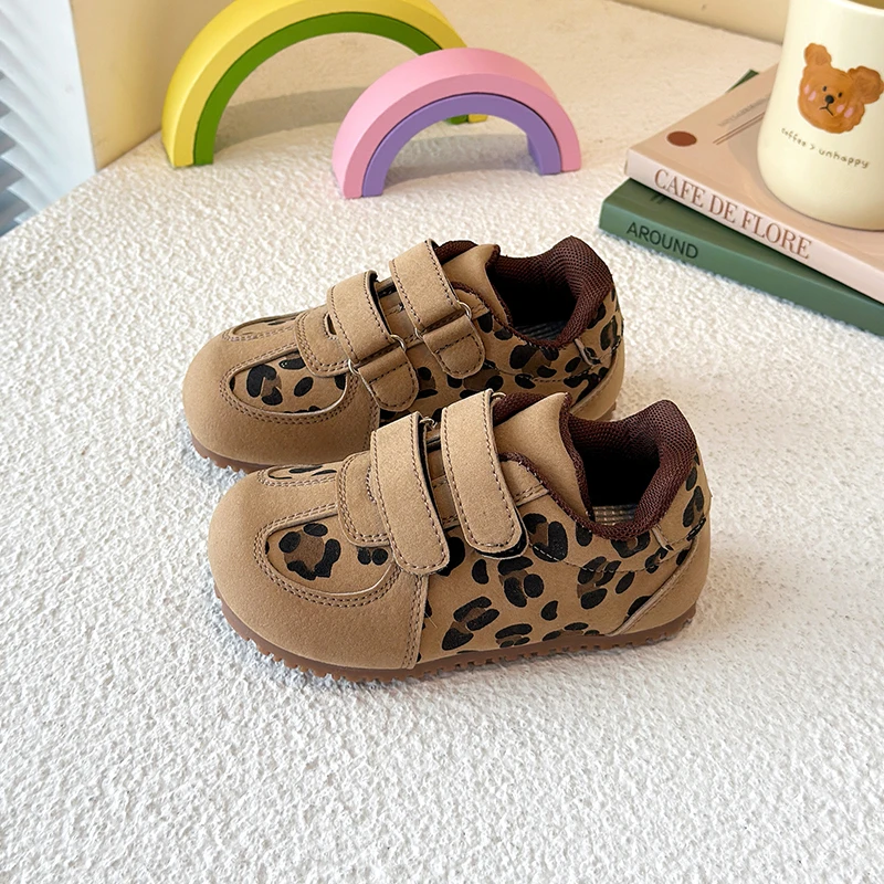 Zapatillas antideslizantes para bebés con estampado leopardo - imagen 4
