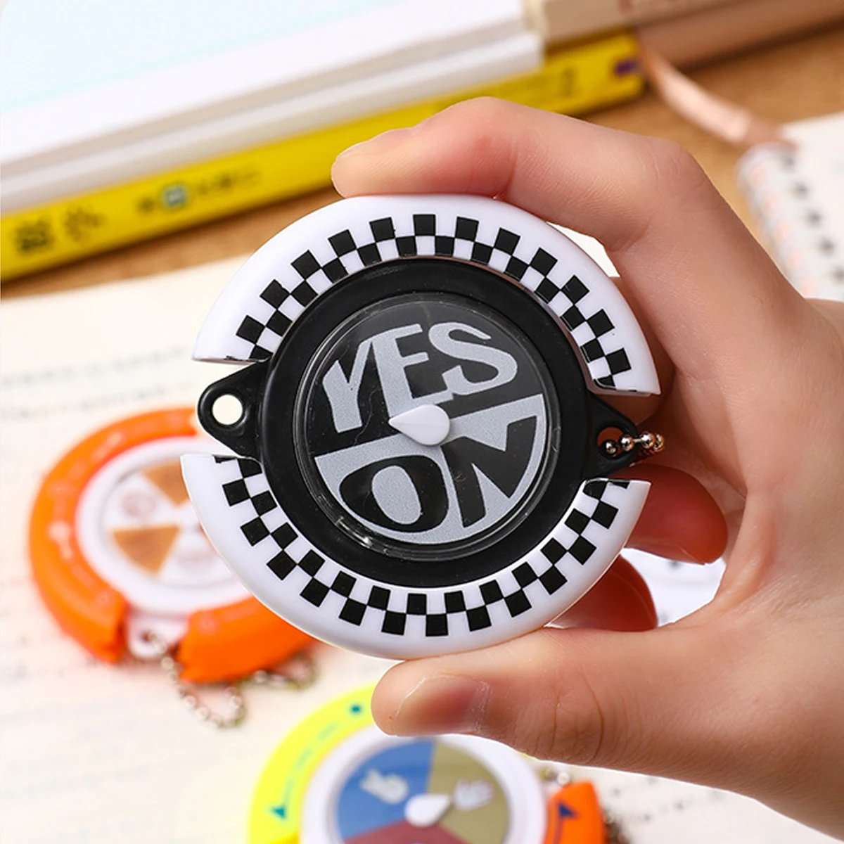 Fidget spinner antiestrés con juego piedra papel tijera, llavero - imagen 2