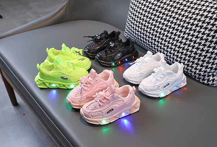 Detalle del sistema de iluminación LED en la suela
