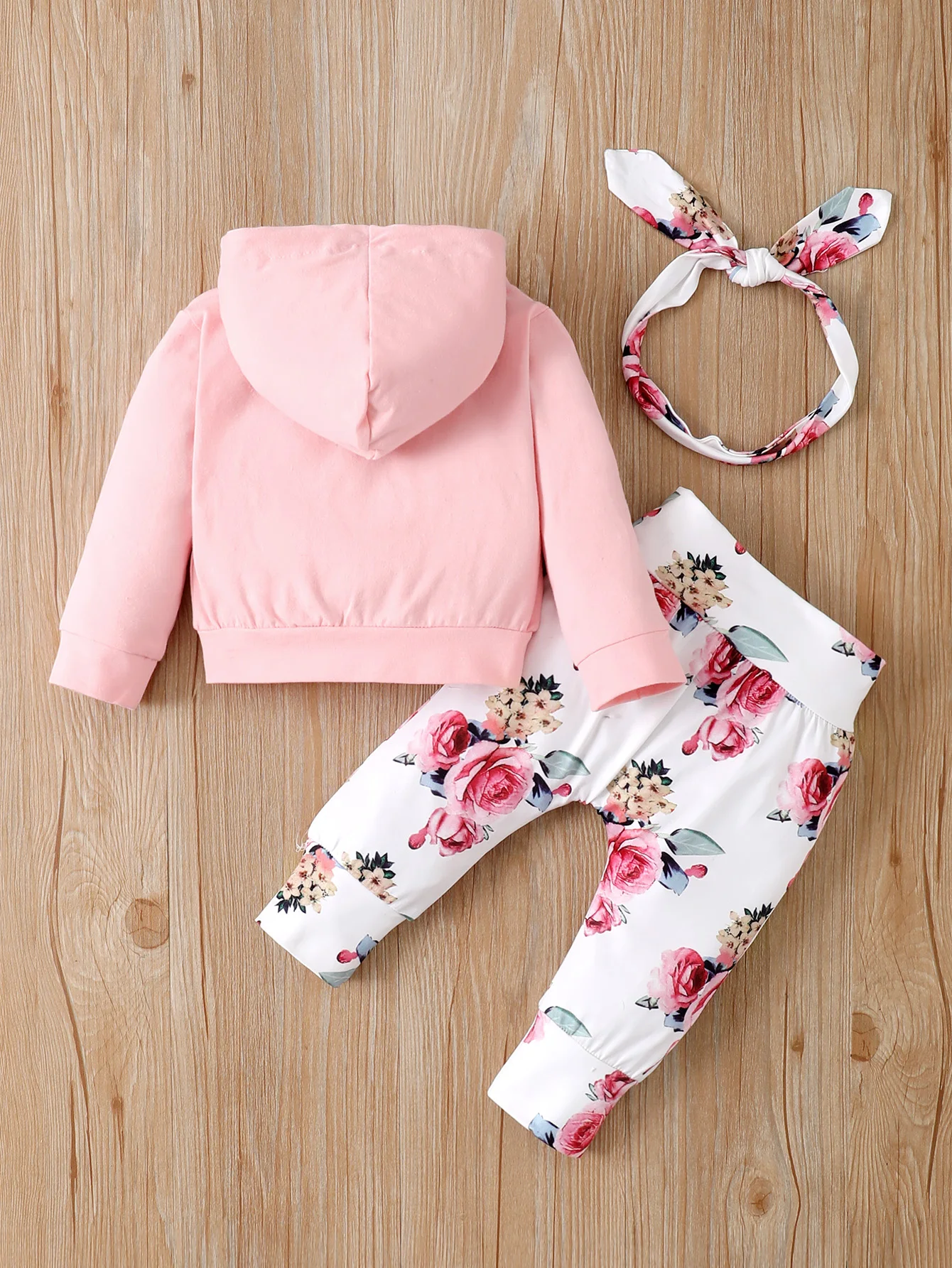 Conjunto floral bebé: top capucha, pantalón y diadema - imagen 3
