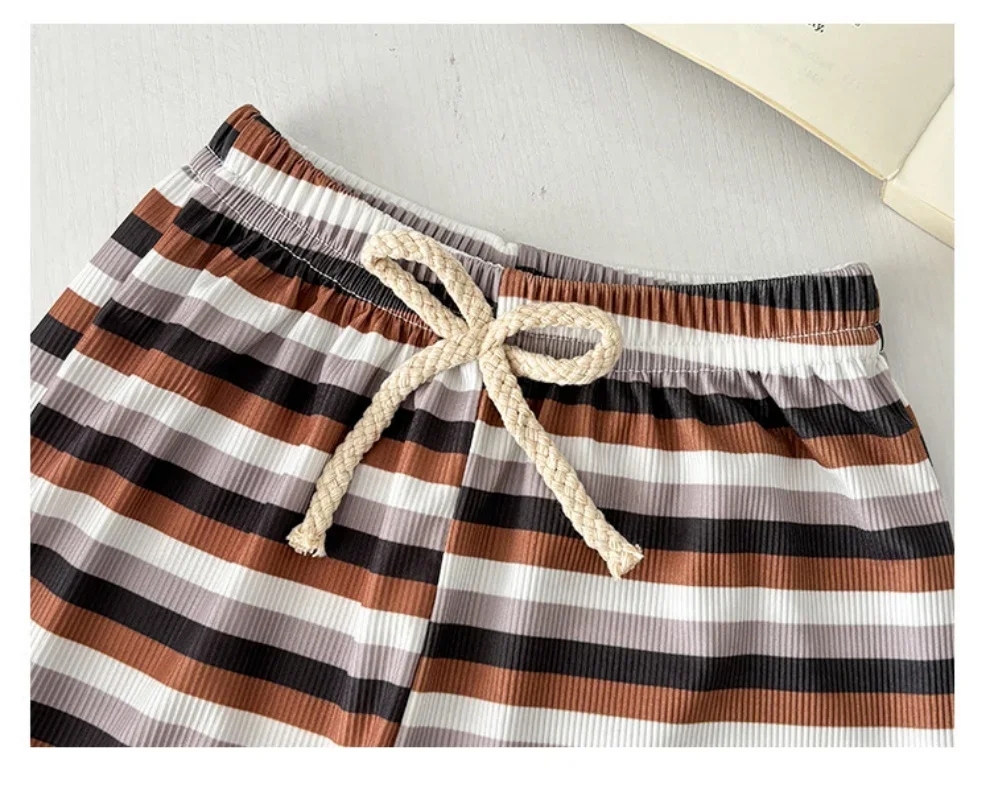 Conjunto de verano infantil camiseta a rayas y pantalón corto - imagen 5