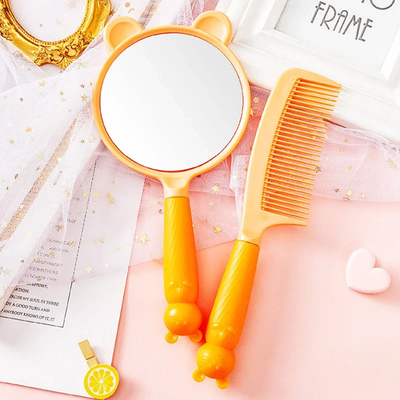 Maletín de maquillaje infantil con espejo, peine y brocha - imagen 4