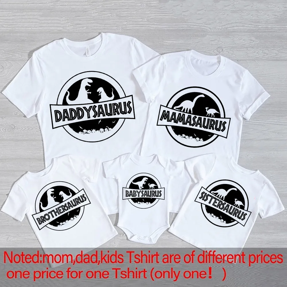 Camisa infantil con dinosaurio
