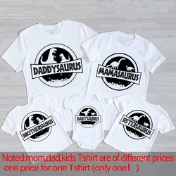 Ropa familiar con dinosaurios para padres e hijos