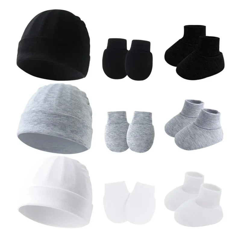 Set de gorro, guantes y calcetines para recién nacido