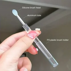 Brochas de maquillaje con tapa para labios y sombra de ojos