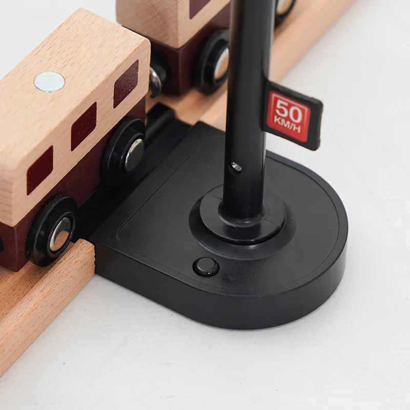 Semáforo de juguete de madera con luz y sonido para tren - imagen 2