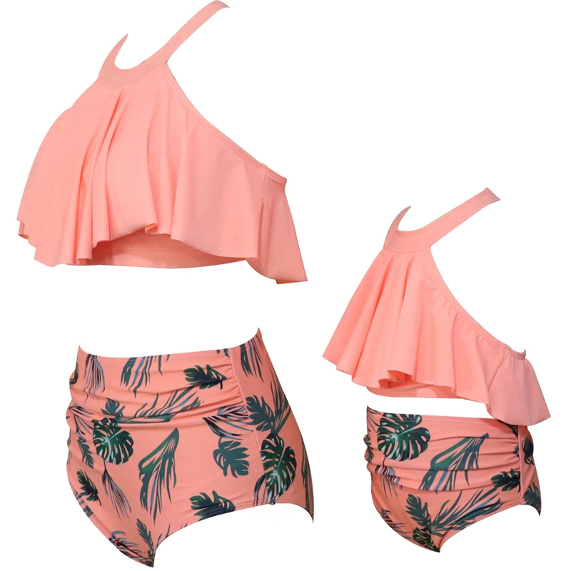 Detalle del estampado y acabados del traje de baño