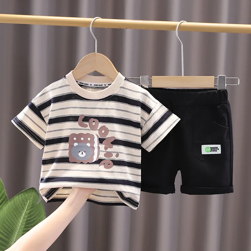 Conjunto de bebé de verano en algodón con camiseta a rayas y pantalón corto - imagen 4