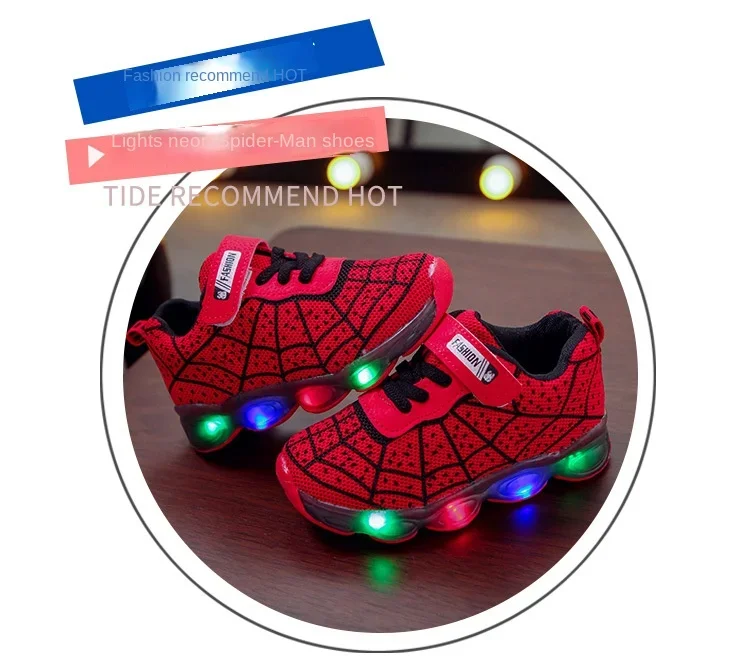 Zapatillas infantiles Marvel en estilo deportivo