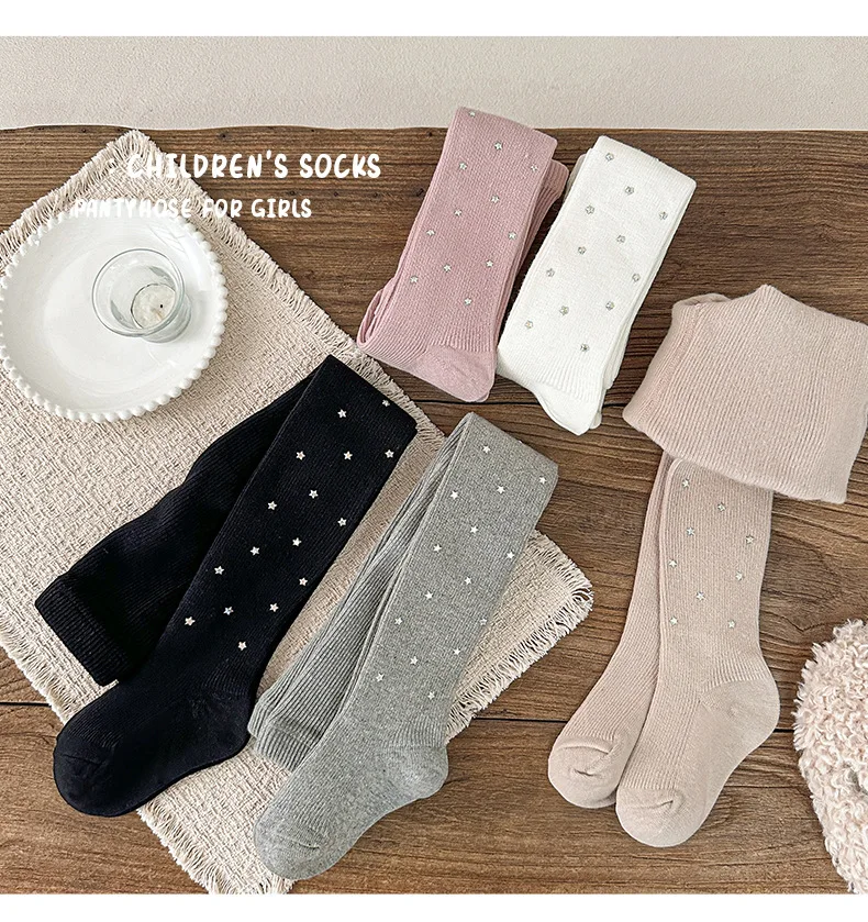 Colant con diseño brillante en look infantil