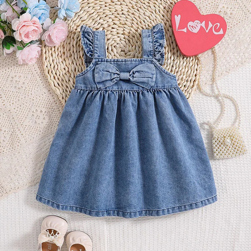 Vestido de princesa con arco para niña