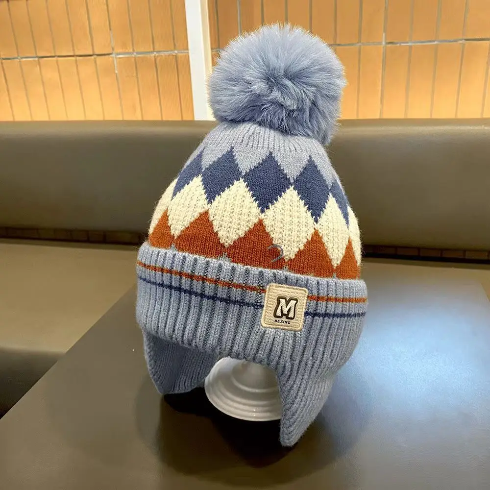 Gorro infantil de invierno en uso