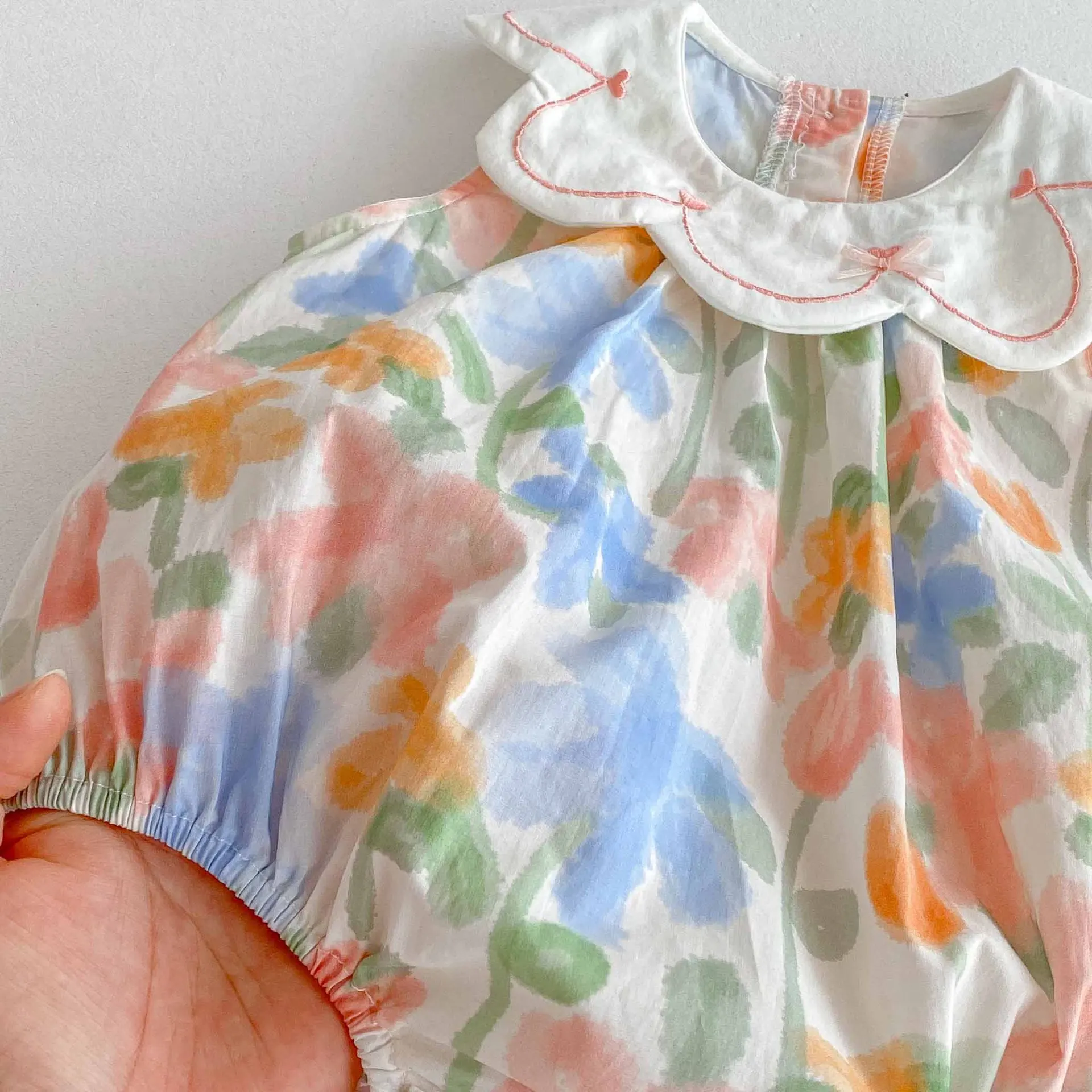 Body recién nacido niña de flores con cuello Peter Pan - imagen 4