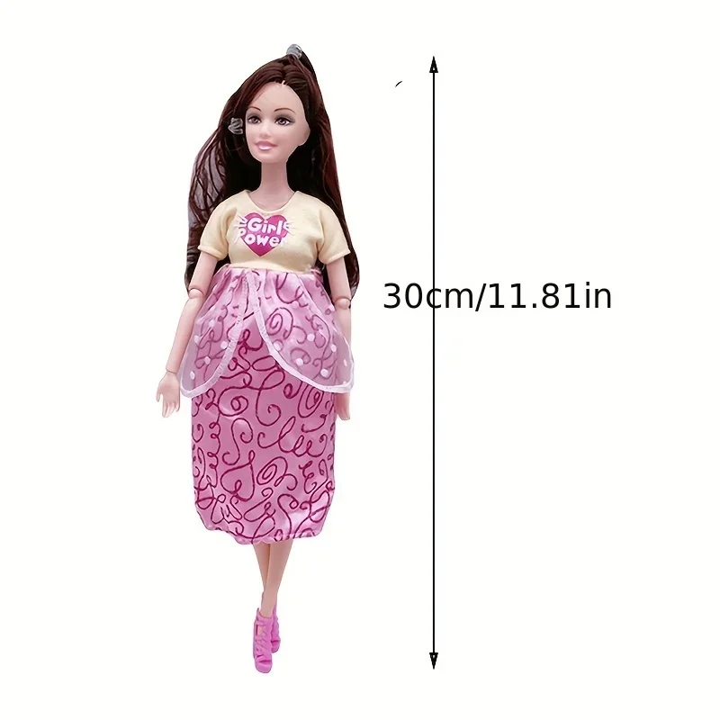 Muñeca con bebé en la barriga