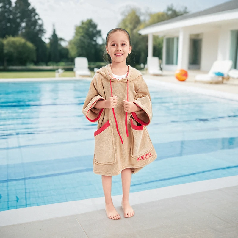 Toalla infantil con capucha tipo poncho para baño y playa - imagen 5