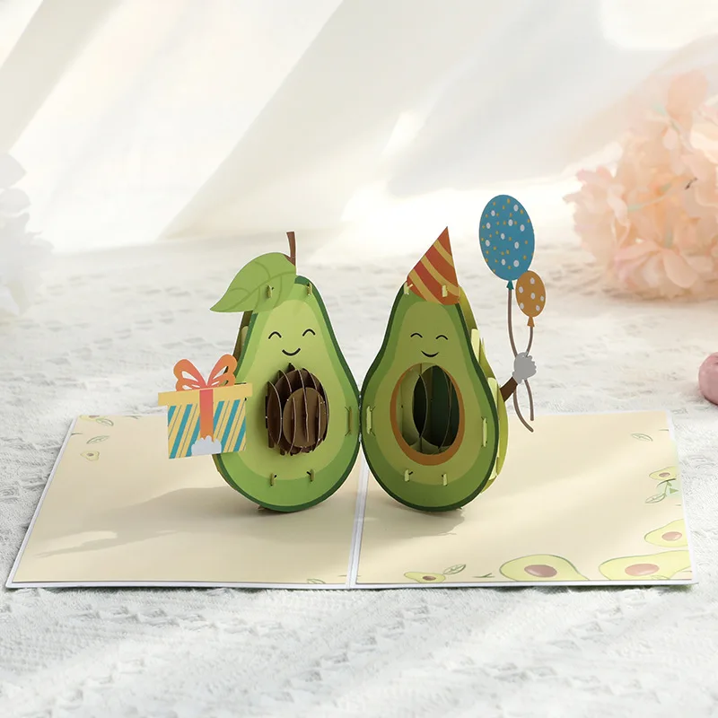 Tarjeta cumpleaños niños – Diseño 3D aguacate para fiestas - imagen 2