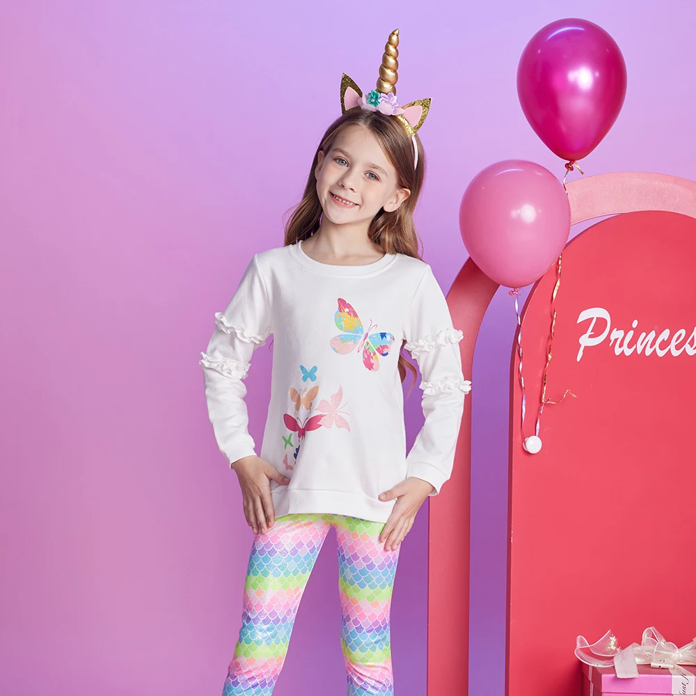 Sudadera DXTON combinada con ropa infantil