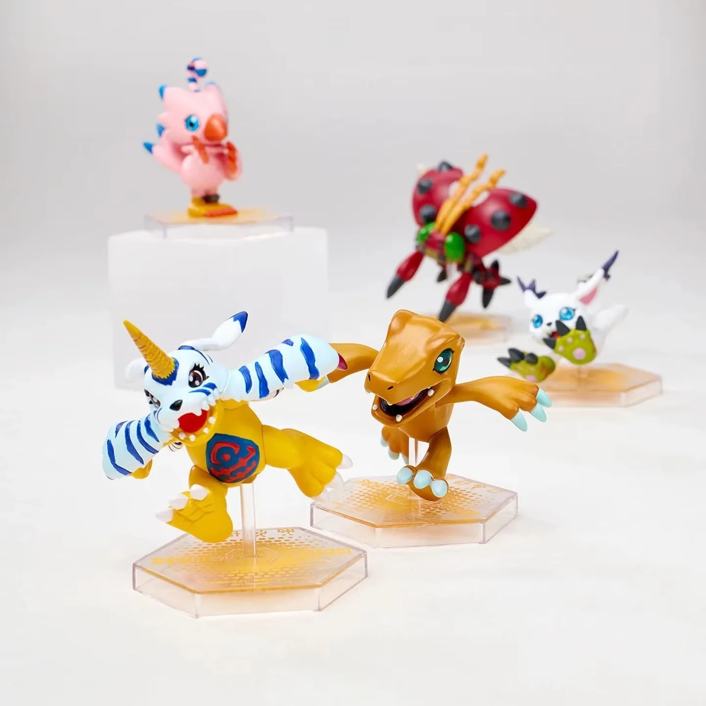 Caja sorpresa Digimon Adventure con figura de Agumon misteriosa - imagen 5