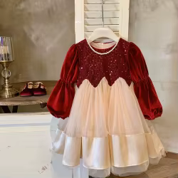 Vestido de terciopelo con lentejuelas y falda de tul para niña