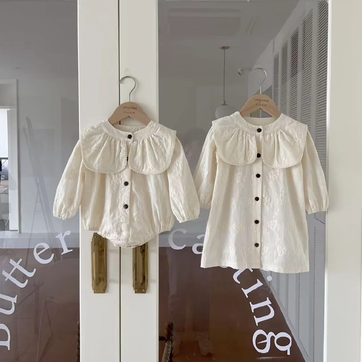 Vestido de niña en encaje con volantes, estilo princesa - imagen 4