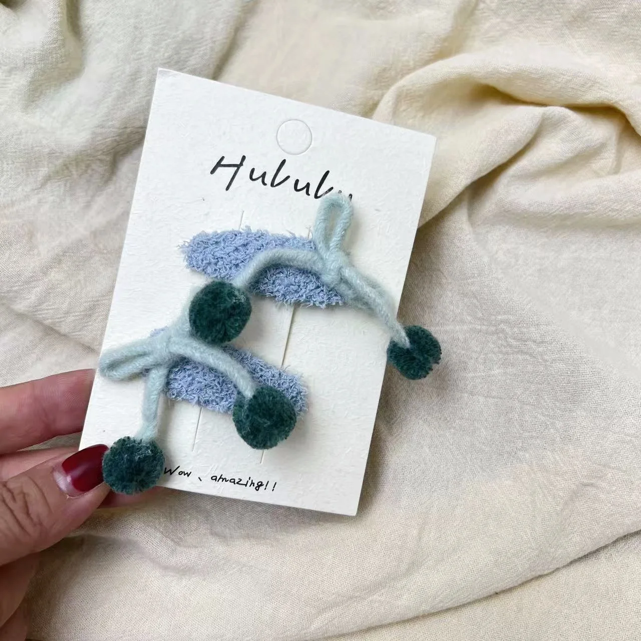 Detalle pinzas pelo infantiles antideslizantes