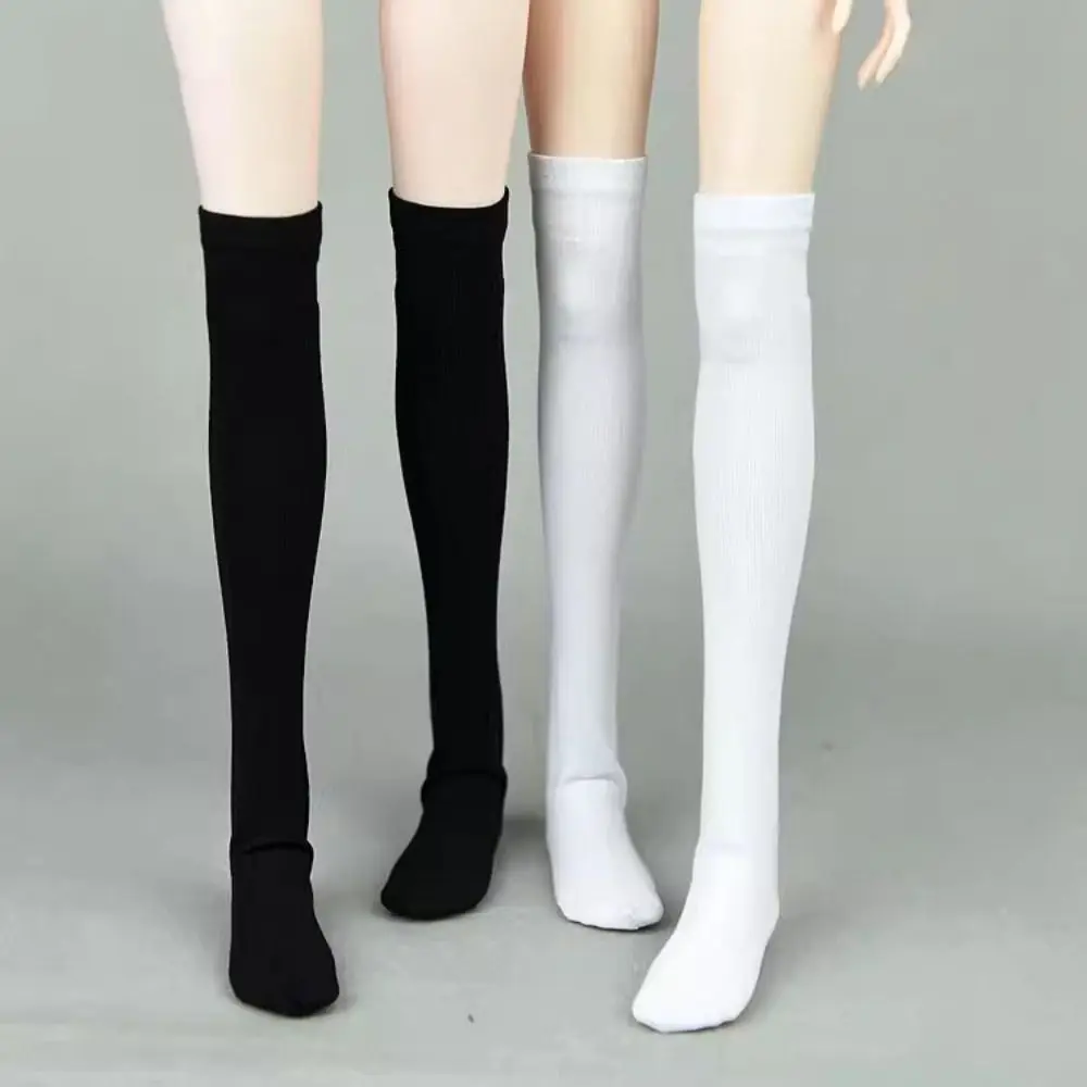 Calcetines para muñeca princesa de lana con acabado artesanal - imagen 5
