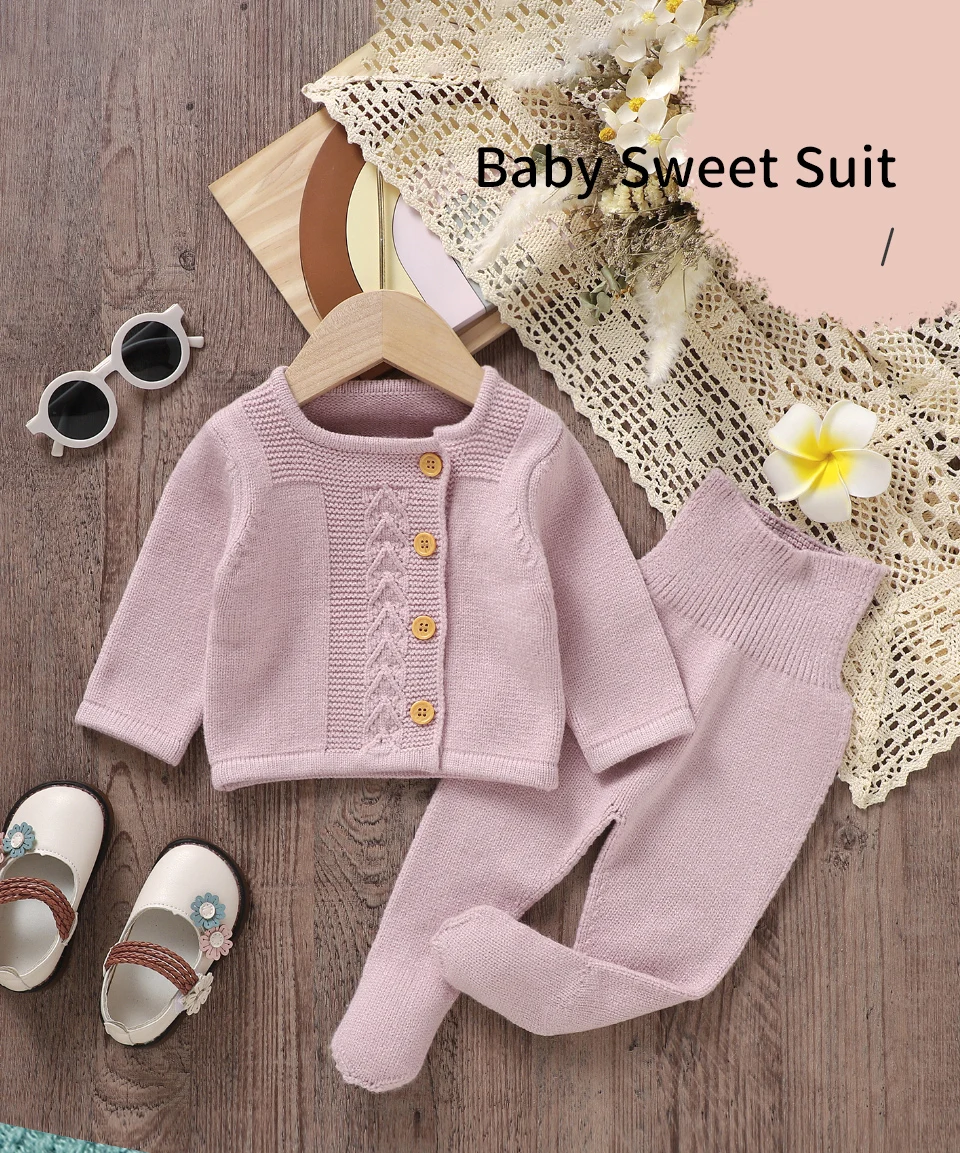 Conjunto completo cárdigan y pantalón tejido para bebé