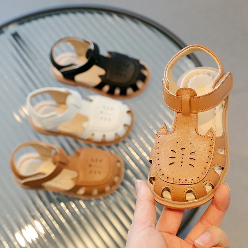 Sandalias Bekamille para niñas con colores