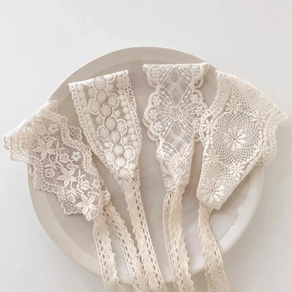 Baby meisje kanten hoofdband con flor blanca