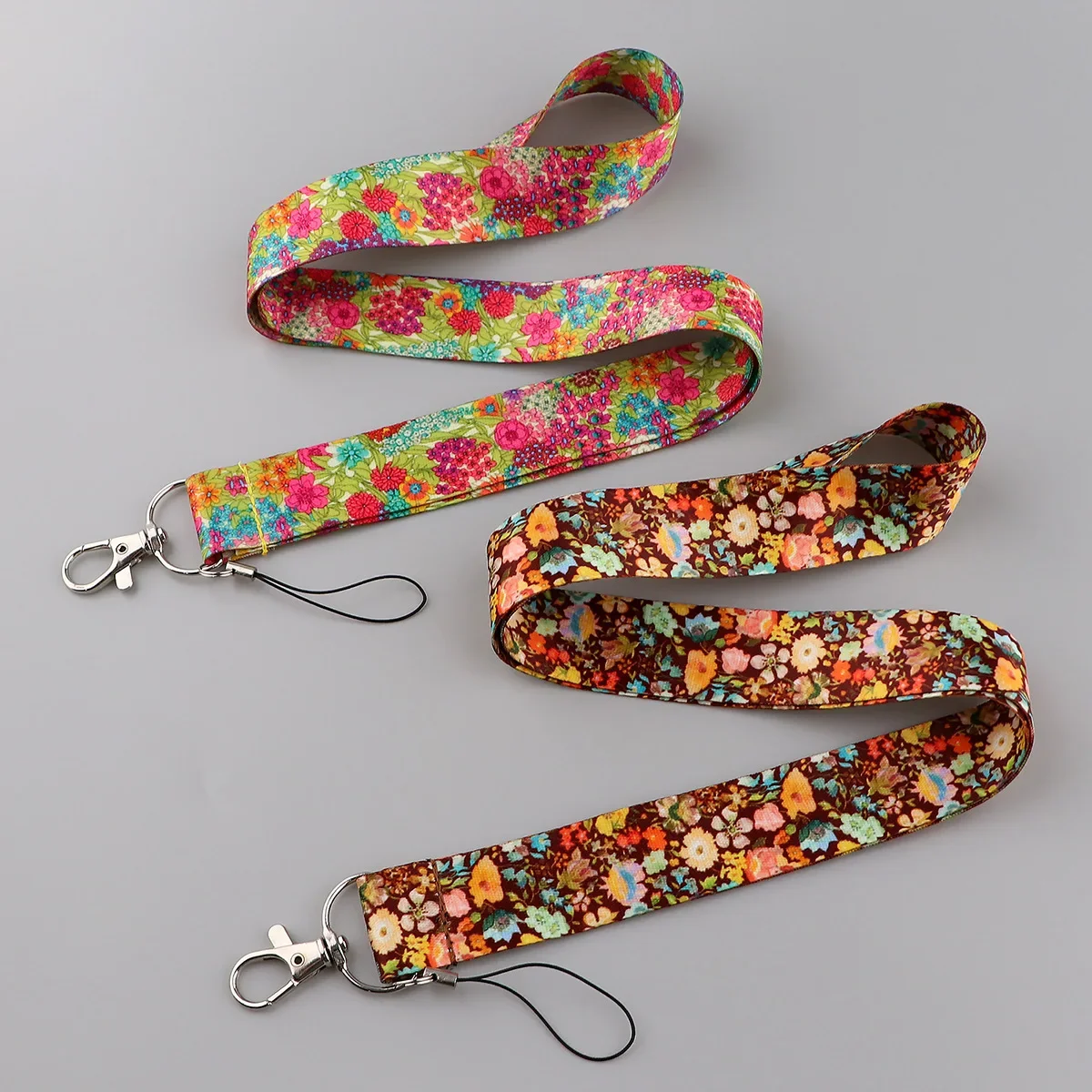 Cordón floral para tarjetas y llaveros – accesorio infantil