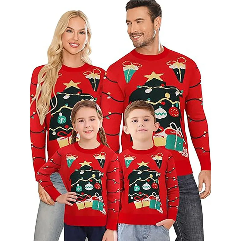 Padre e hijo con jerseys navideños coordinados