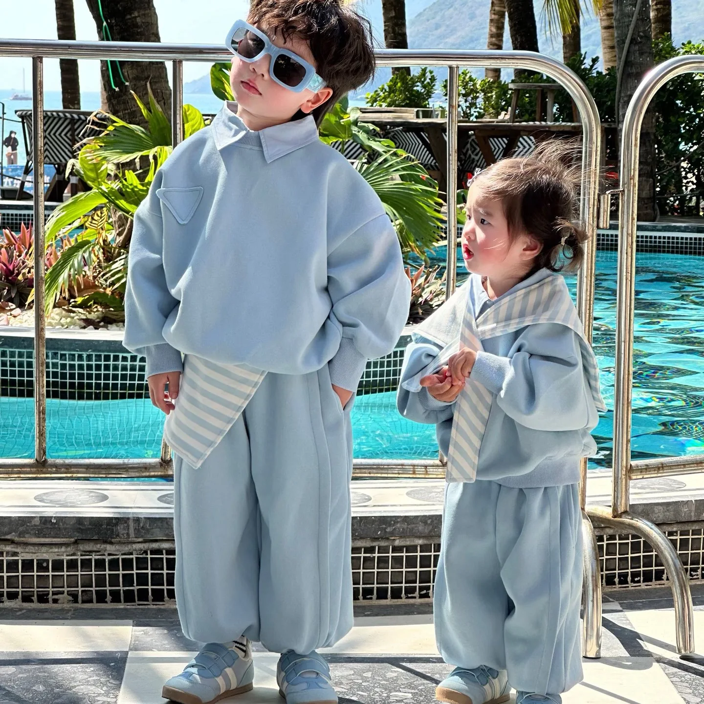 Conjunto de otoño infantil con sudadera y pantalón - imagen 5