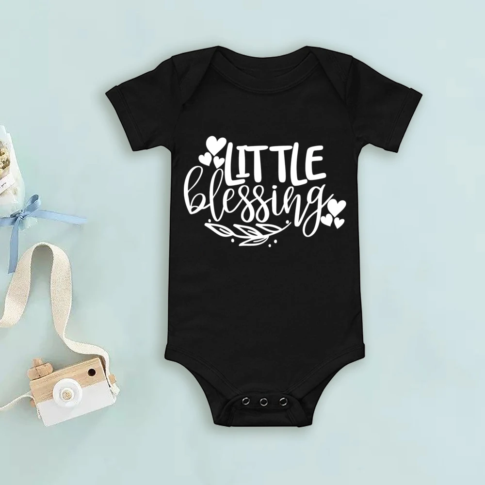 Mono infantil en diferentes combinaciones